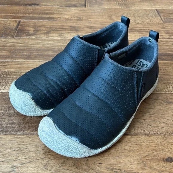 Keen Howser Harvest Casual Slip On Shoes Black Perforated Men's Size 8.5 - Picture 5 of 11